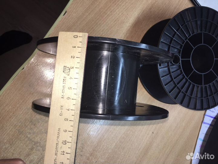 Пустые катушки из под пластика