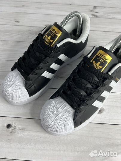 Adidas Superstar