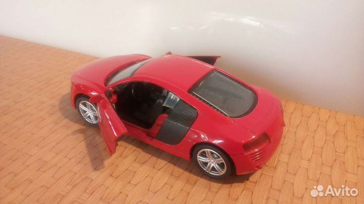 Модель автомобиля Audi R8