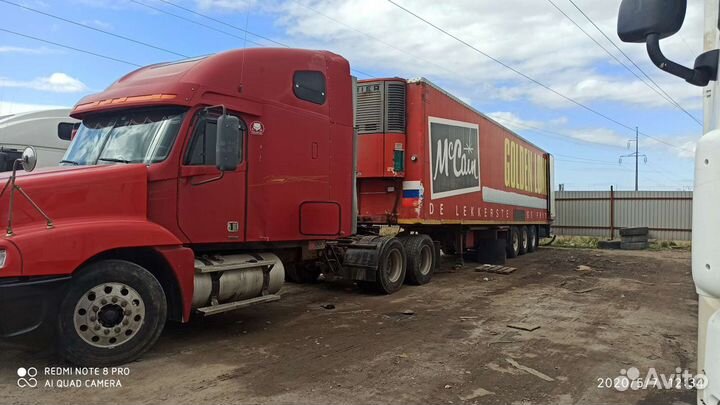 Freightliner Century с полуприцепом, 2004