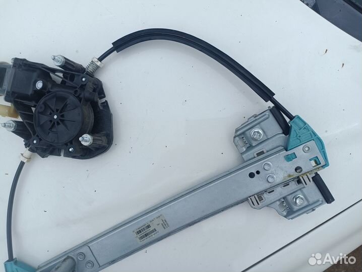 Стеклоподъёмник задний левый Лада Калина