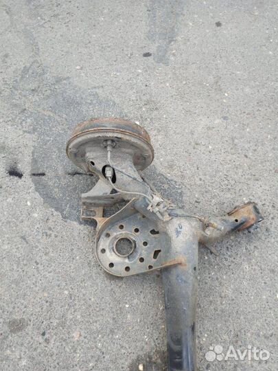 Задняя балка Toyota Yaris хетчбэк 5-ти дв. 1NR-FE