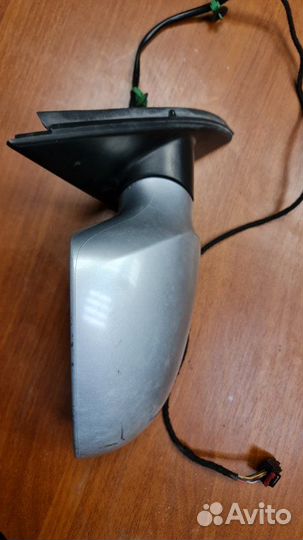 Зеркало правое Volkswagen Passat B6 1800CC