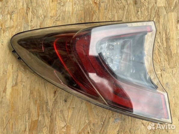Фонарь внешний левый Toyota C-HR