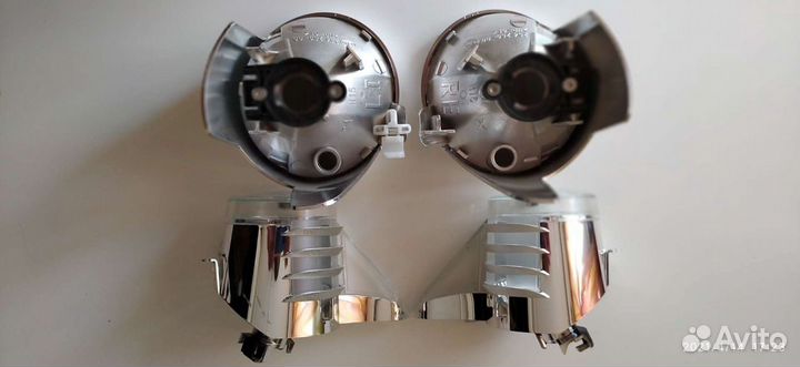 Рефлекторы оригинальные обеих фар golf 6