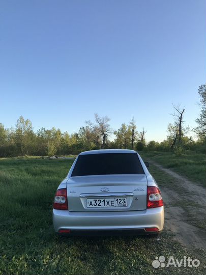 Фары задние Приора 1