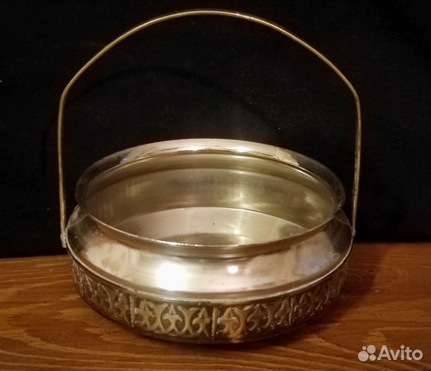 Конфетница, чашки, ложка серебряная. Винтаж