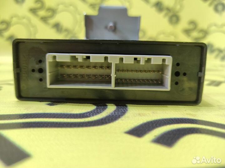 Блок управления дверьми Subaru Forester SG5 EJ205