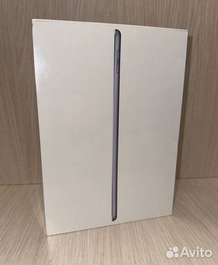 Планшет Apple iPad 9.7