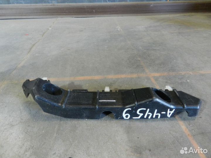 Кронштейн бампера переднего левый- Kia Picanto 2