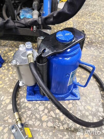 Домкрат бутылочный 20 тонн пневмогидравлический