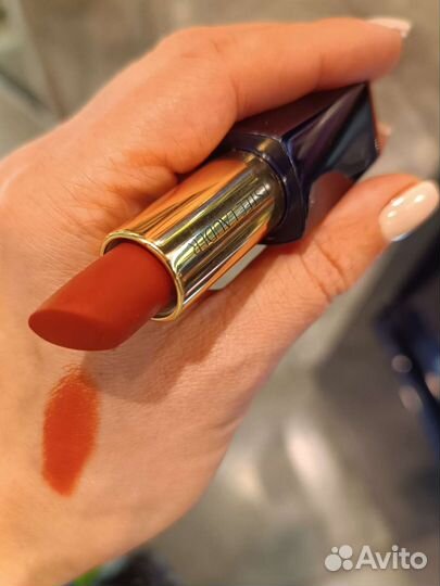 Помада Estee lauder