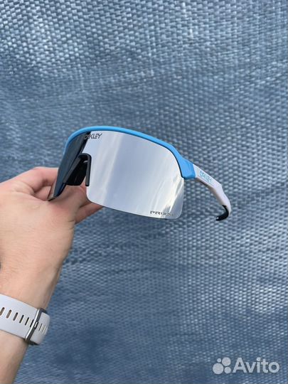 Солнцезащитные очки Oakley Sutro Lite White/Blue