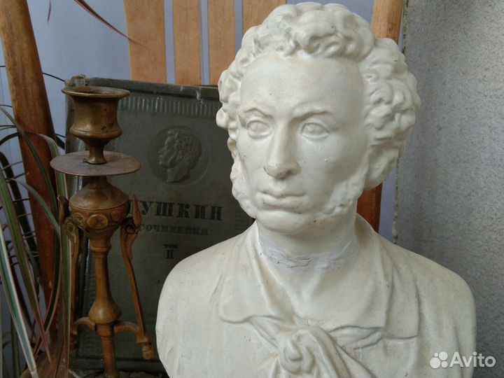 Бюст Пушкина