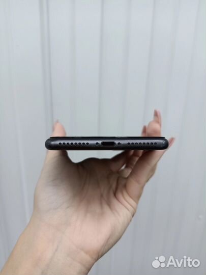 iPhone 8 Plus, 64 ГБ