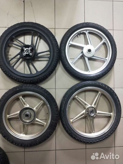 Колесо на мопед мотоцикл