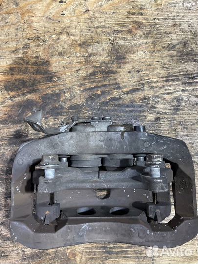 Суппорт передний правый Audi A8 4E2 BVJ 2-ой