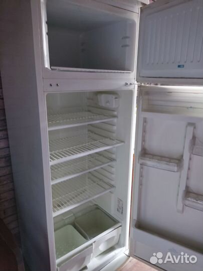 Холодильник б/ у Стинол в хорошем состоянии
