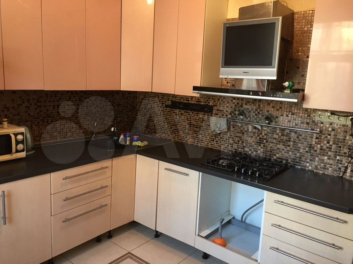 3-к. квартира, 80 м², 5/5 эт.