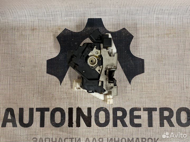 Замок двери задний левый Ford 4692464