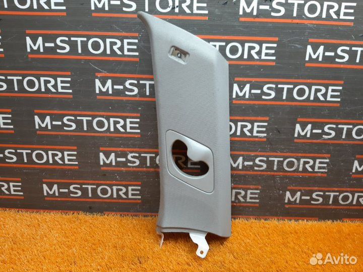 Обшивка стойки правая Bmw X5 E70 N52B30 2008