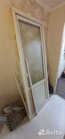 Двери пластиковые со стеклом бу