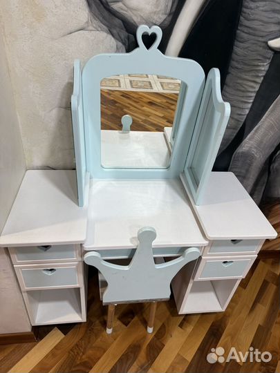 Туалетный столик с зеркалом детский