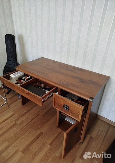 Письменный стол