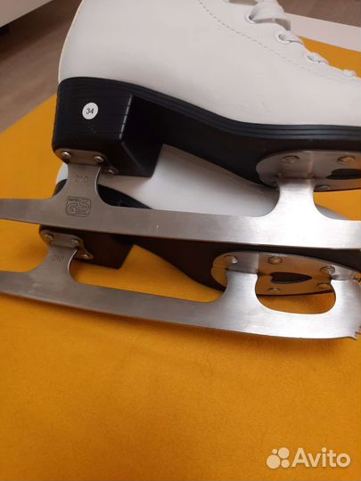 Коньки фигурные для девочки