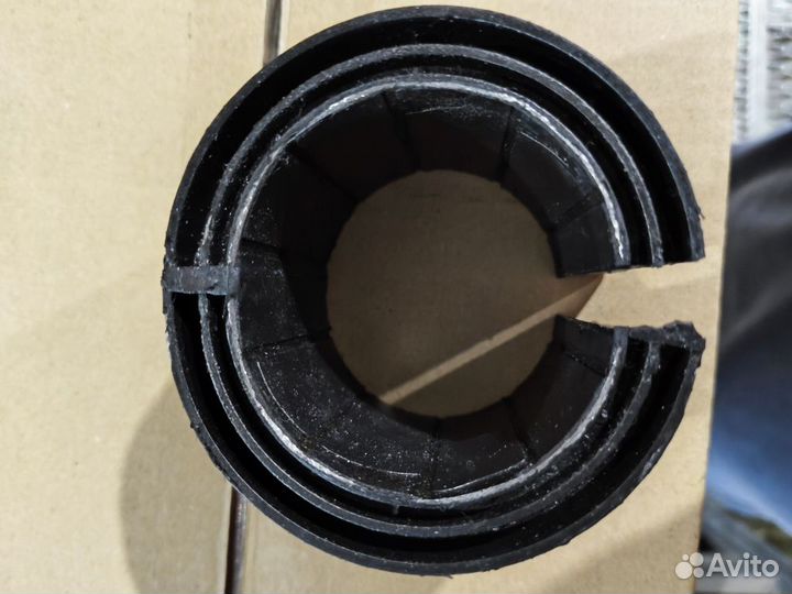 Втулки коренные заднего стабилизатора WG9925688210