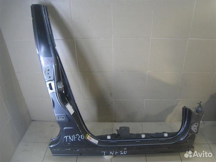 Порог со стойкой правый Toyota Verso R2 2009