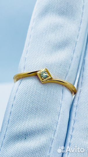 Кольцо с природным камнем Золото