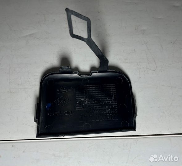 Заглушка буксировочного крюка Renault Logan 2 L8