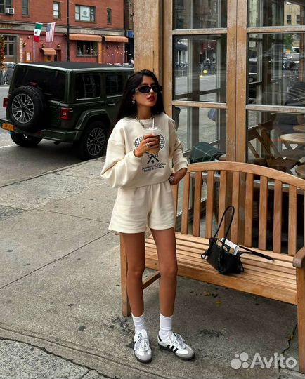 Летний женский костюм с шортами