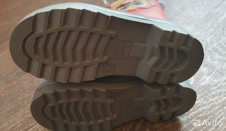 Резиновые сапоги с собачками