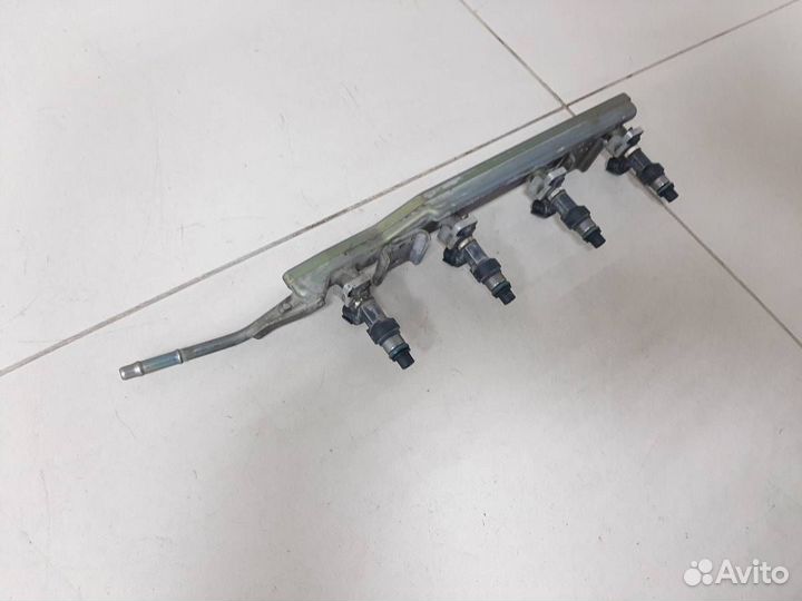 Рейка топливная рампа Nissan Almera Classic B10 20