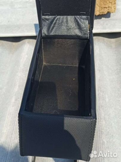 Подлокотник для авто