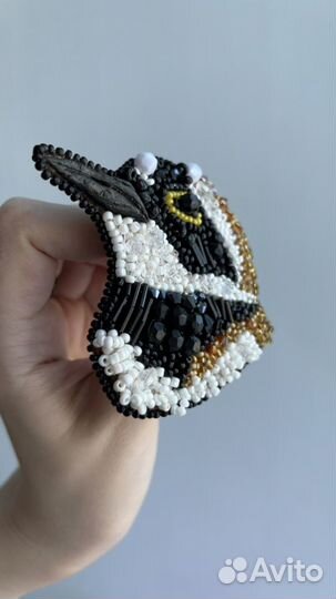 Брошь из бисера «Уссурийский зуёк», ручная работа