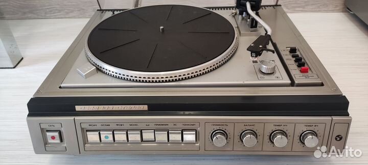 Проигрыватель пластинок вега 109