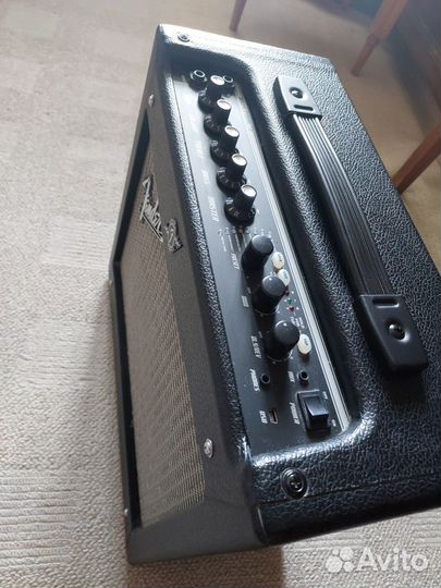 Комбоусилитель для электрогитары как новый