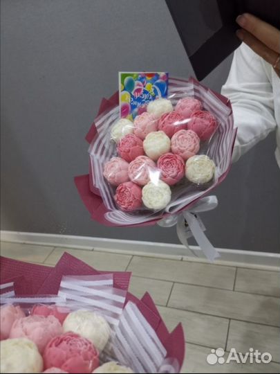 Букет из шоколадных пионов