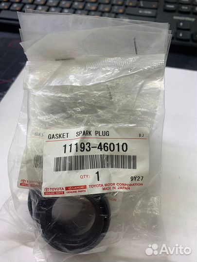 Уплотнитель свечных колодцев Camry