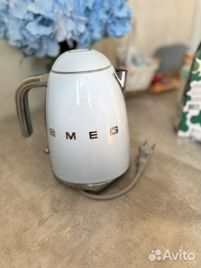 Smeg чайник 1.7 литра