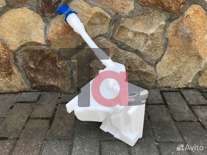 Бачок омывателя Поло седан и Шкода Рапид