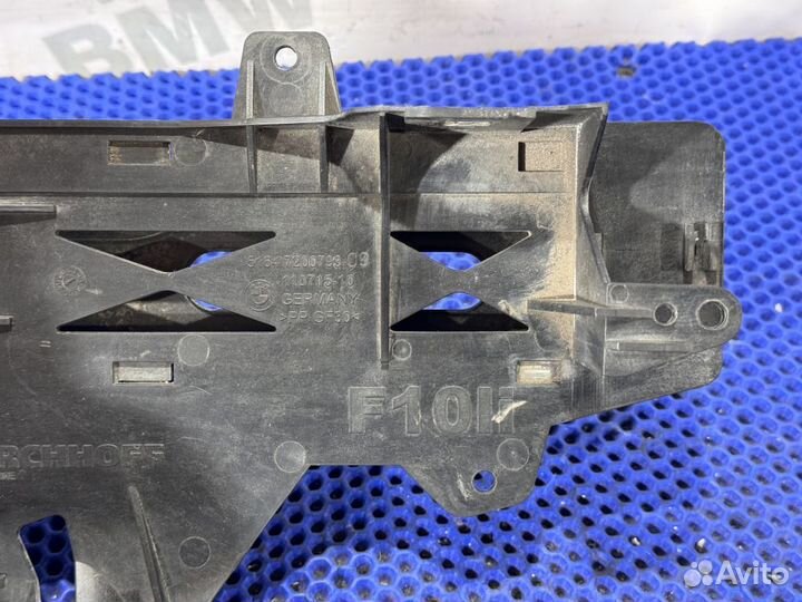 Кронштейн фары BMW F10 левый с дефектом