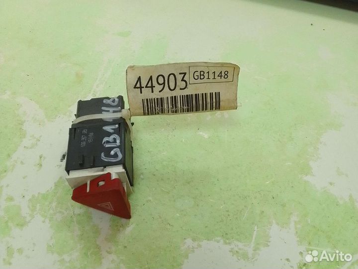 Кнопка аварийной сигнализации Volkswagen Scirocco