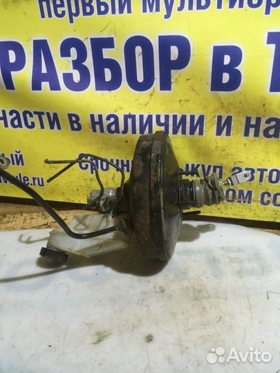 Вакуумник тормозной Toyota Yaris