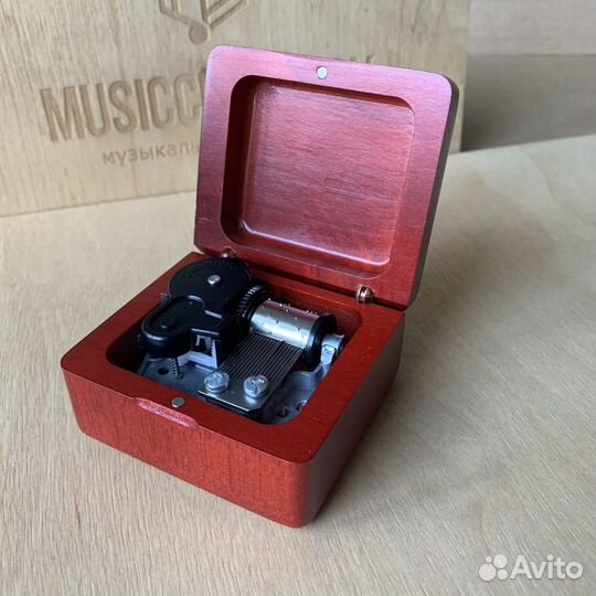 Музыкальная шкатулка Дейви Джонс