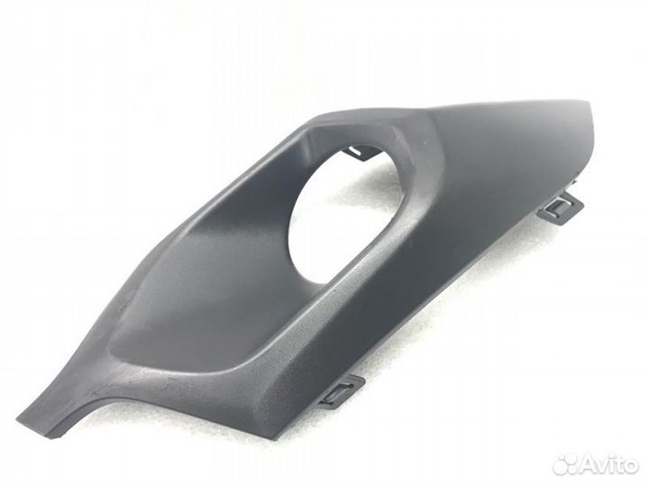 Накладка бампера передняя левая Mitsubishi Pajero