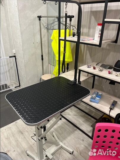 Стол для груминга с подъемником s4